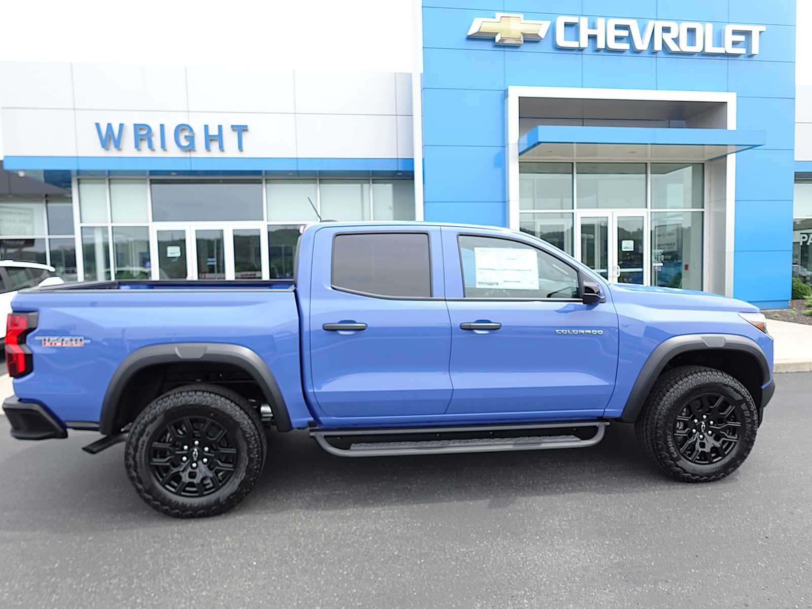 2026 Chevrolet Colorado Trail Boss photo 2