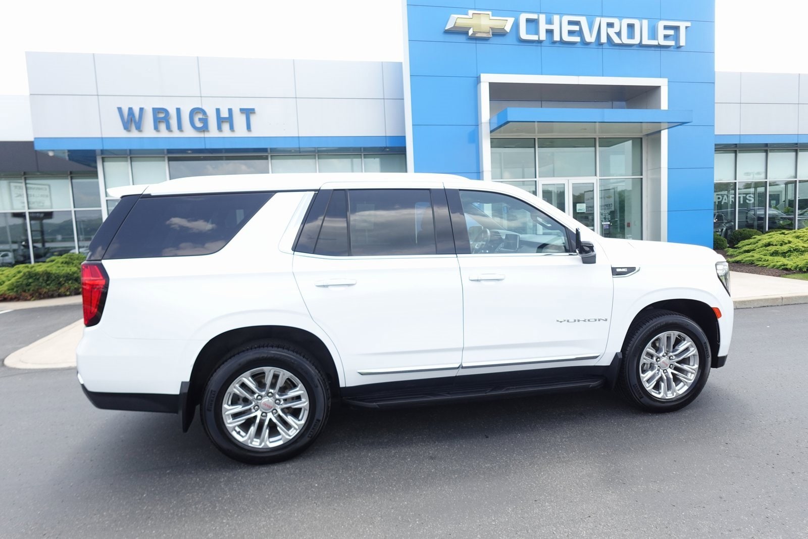 Used 2022 GMC Yukon SLT with VIN 1GKS2BKD1NR229261 for sale in Baden, PA