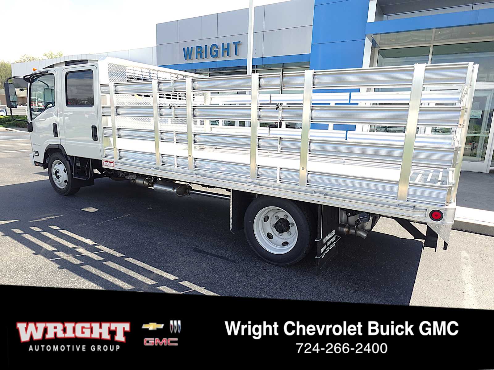 2026 Chevrolet Low Cab Forward 4500 Gas 176" WB Crew Cab's photo