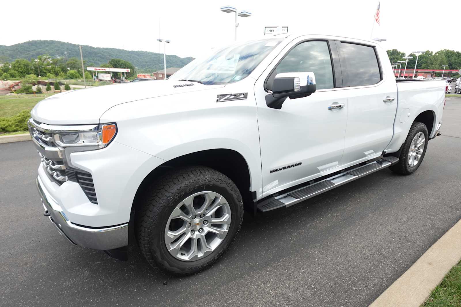 2026 Chevrolet Silverado 1500 LTZ - Photo 7