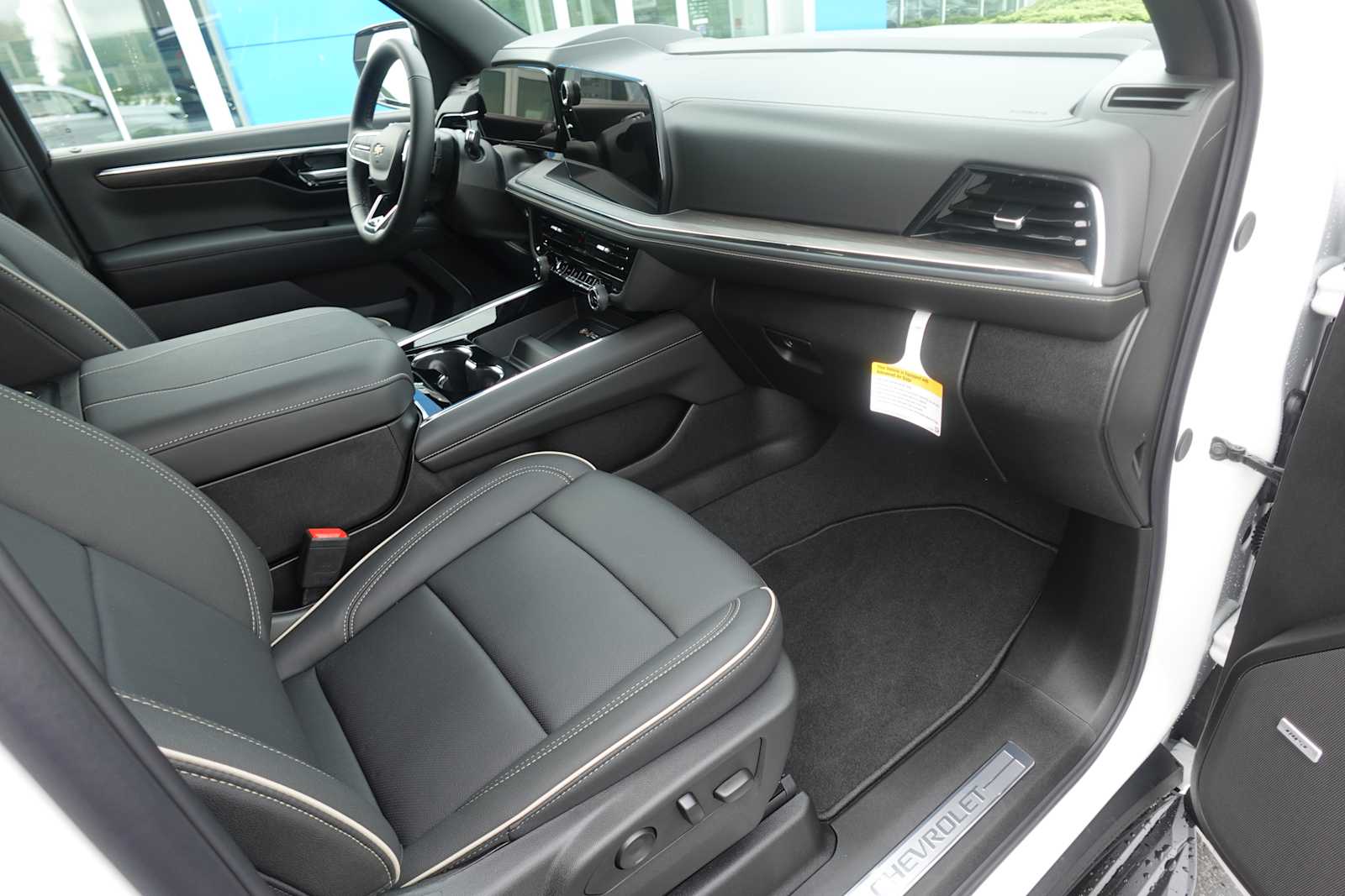 2025 Chevrolet Suburban Premier - Photo 34