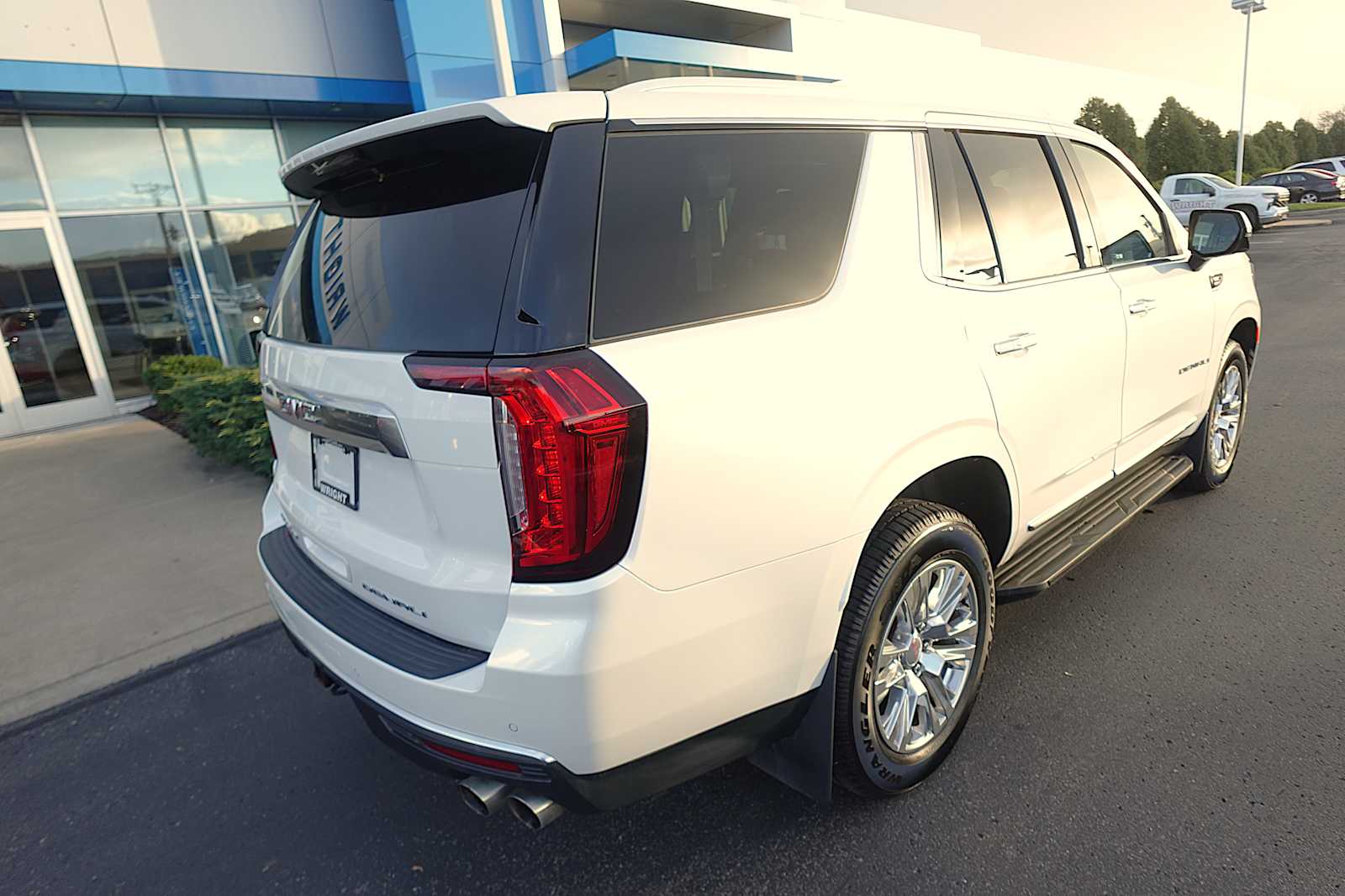 2022 GMC Yukon Denali - Photo 3