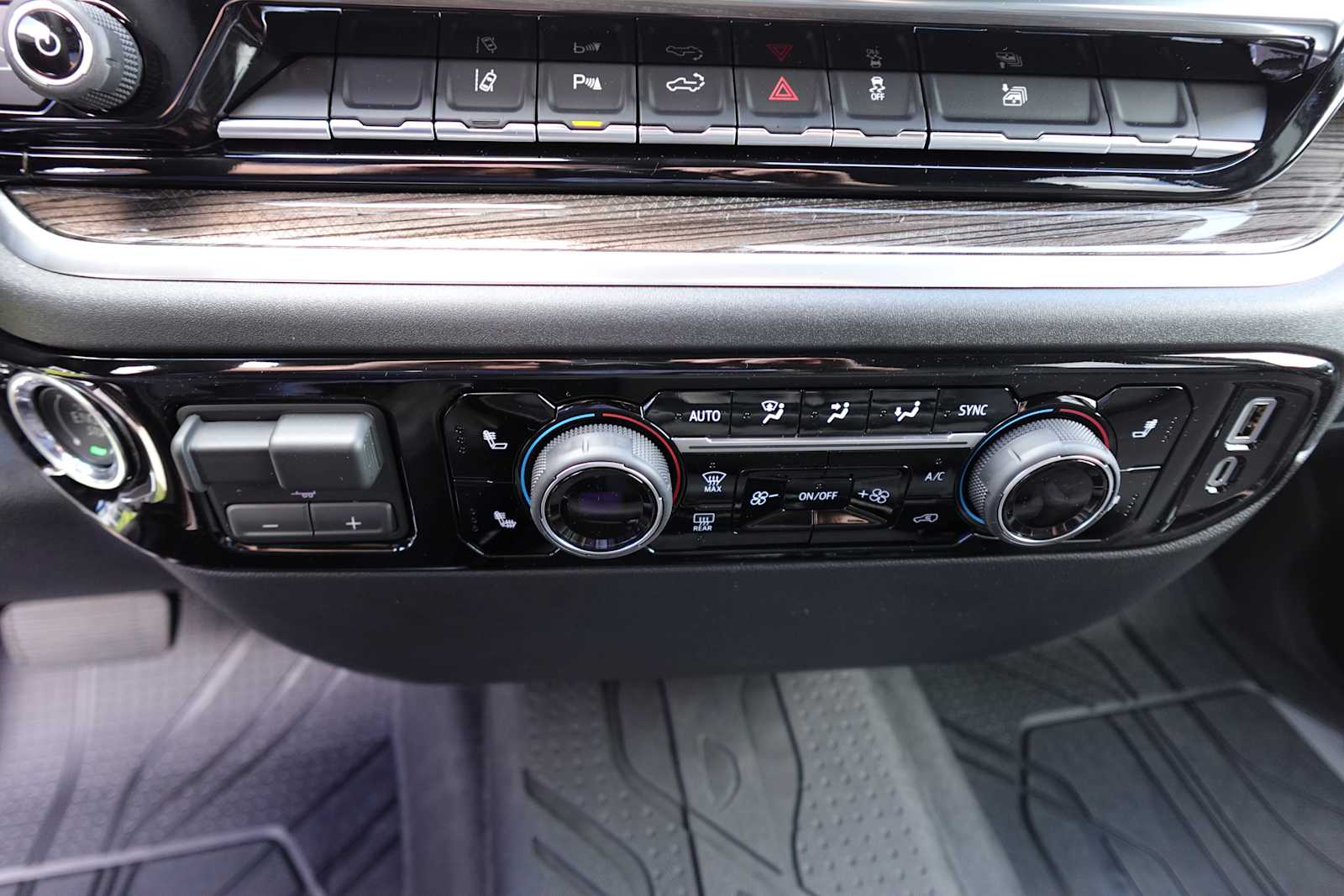 2026 Chevrolet Silverado 3500 HD LT - Photo 24