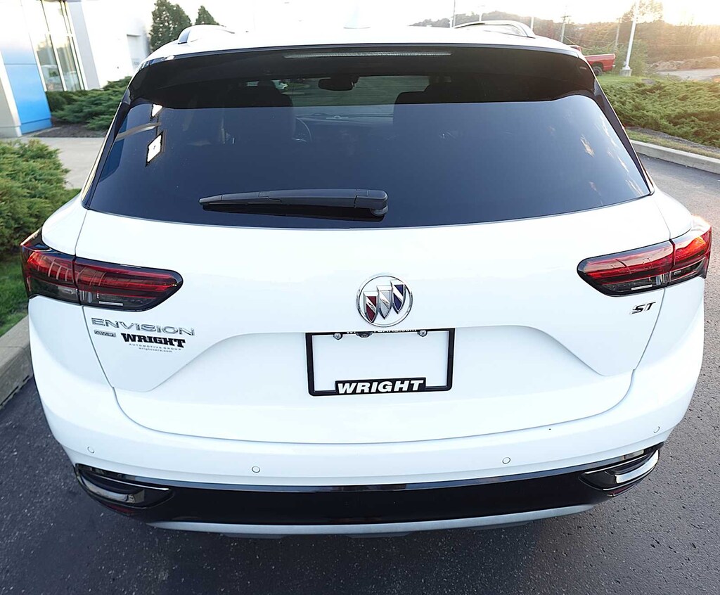 Used 2022 Buick Envision Essence SUV