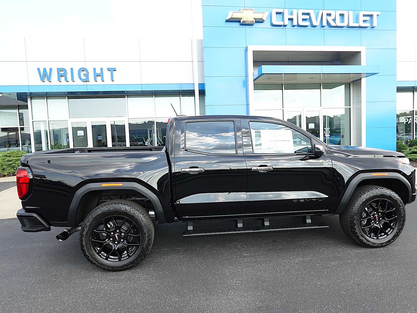 2026 Gmc Canyon Denali photo 2