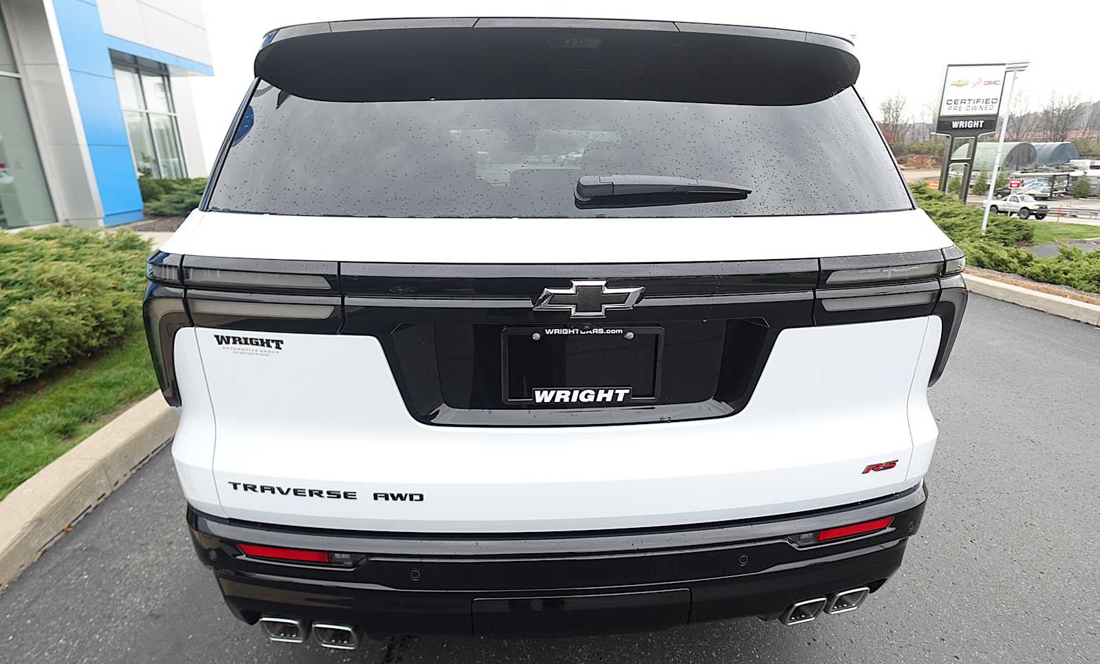 2026 Chevrolet Traverse RS photo 2