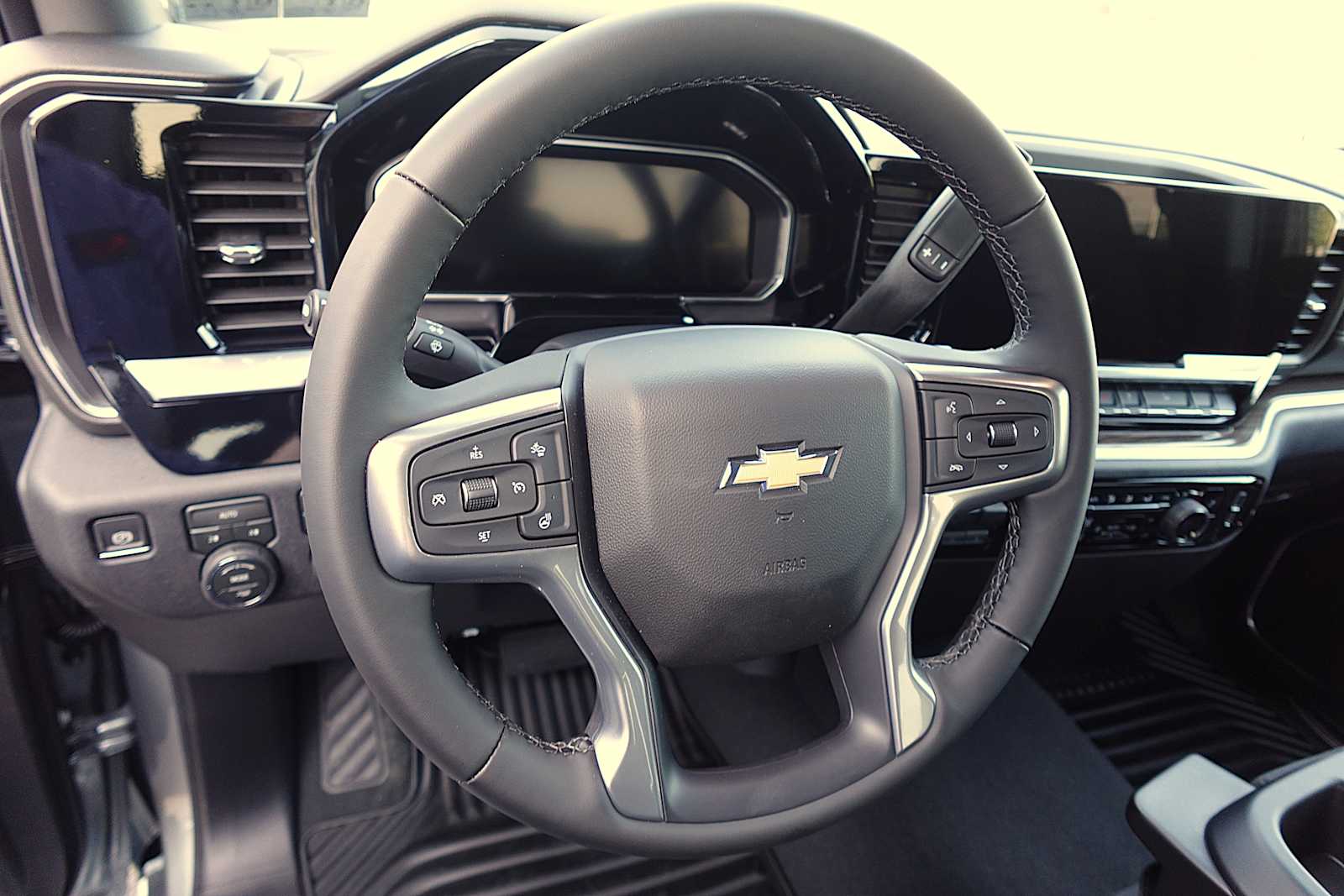 2026 Chevrolet Silverado 1500 LT - Photo 15
