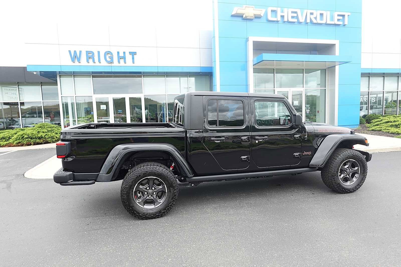 Used 2021 Jeep Gladiator Rubicon with VIN 1C6JJTBG4ML543697 for sale in Baden, PA