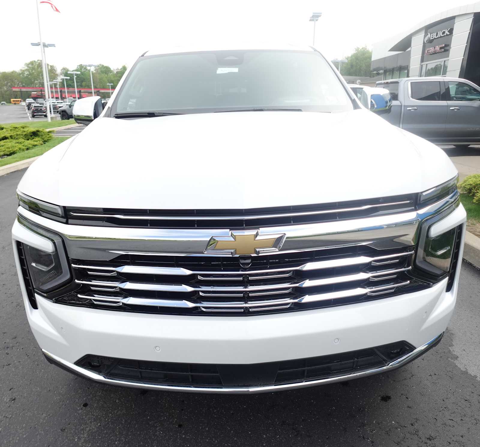 2025 Chevrolet Suburban Premier - Photo 8