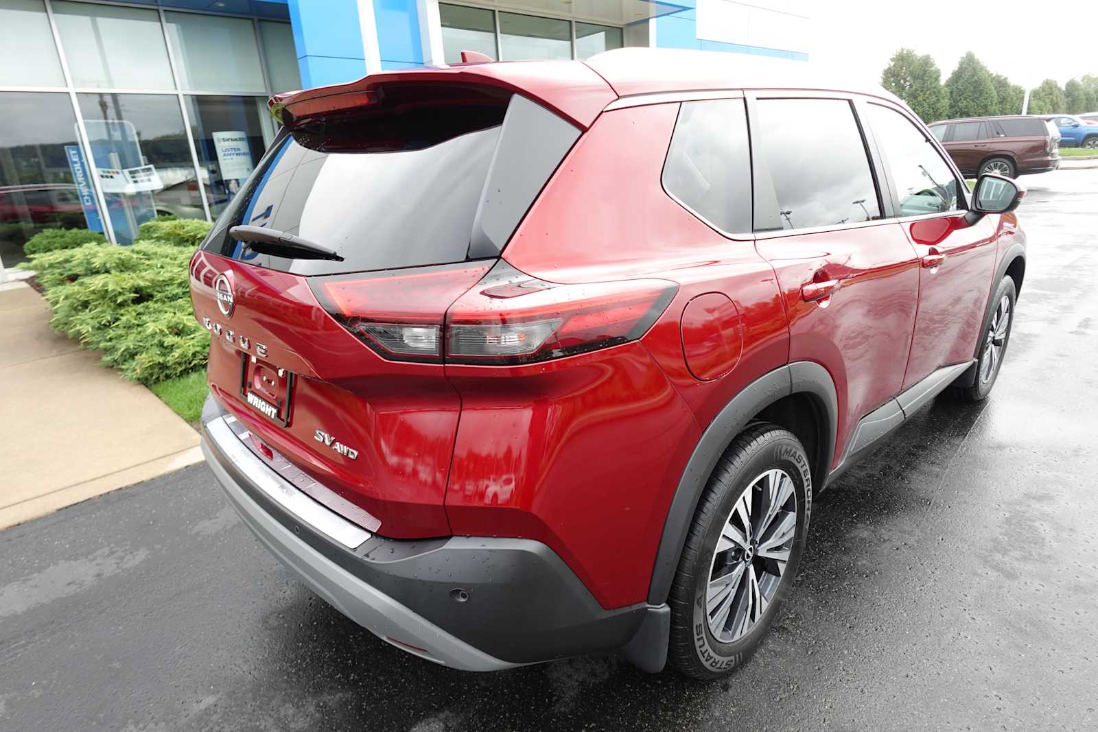 2022 Nissan Rogue SV photo 2