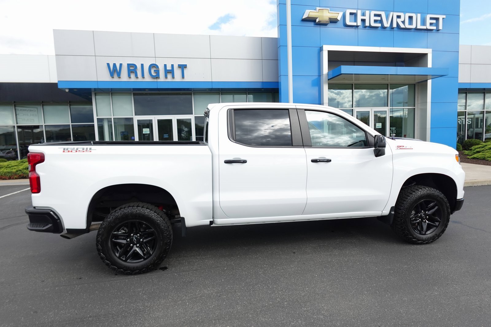 Used 2023 Chevrolet Silverado 1500 LT Trail Boss with VIN 3GCPDFEK2PG266951 for sale in Baden, PA