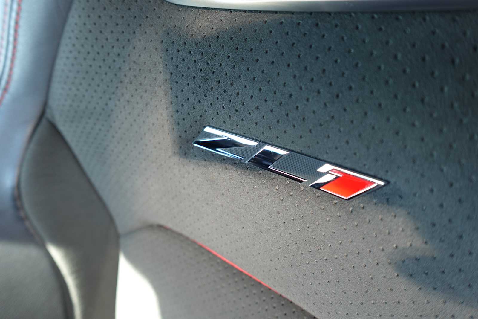 2019 Chevrolet Camaro ZL1 - Photo 13