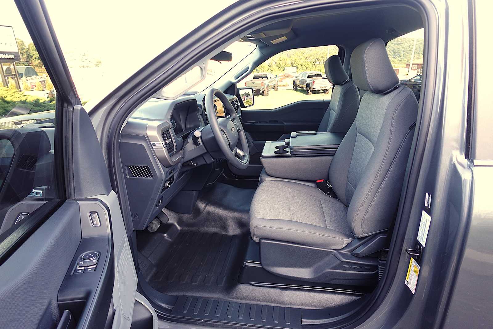 2025 Ford F-150 XL - Photo 13