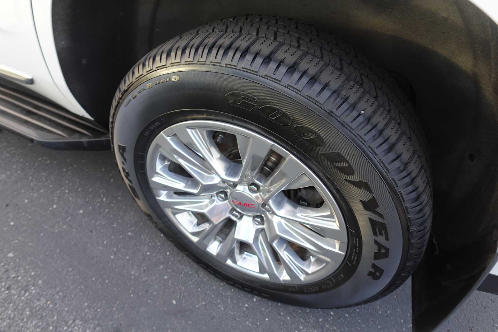 2022 GMC Yukon Denali - Photo 35