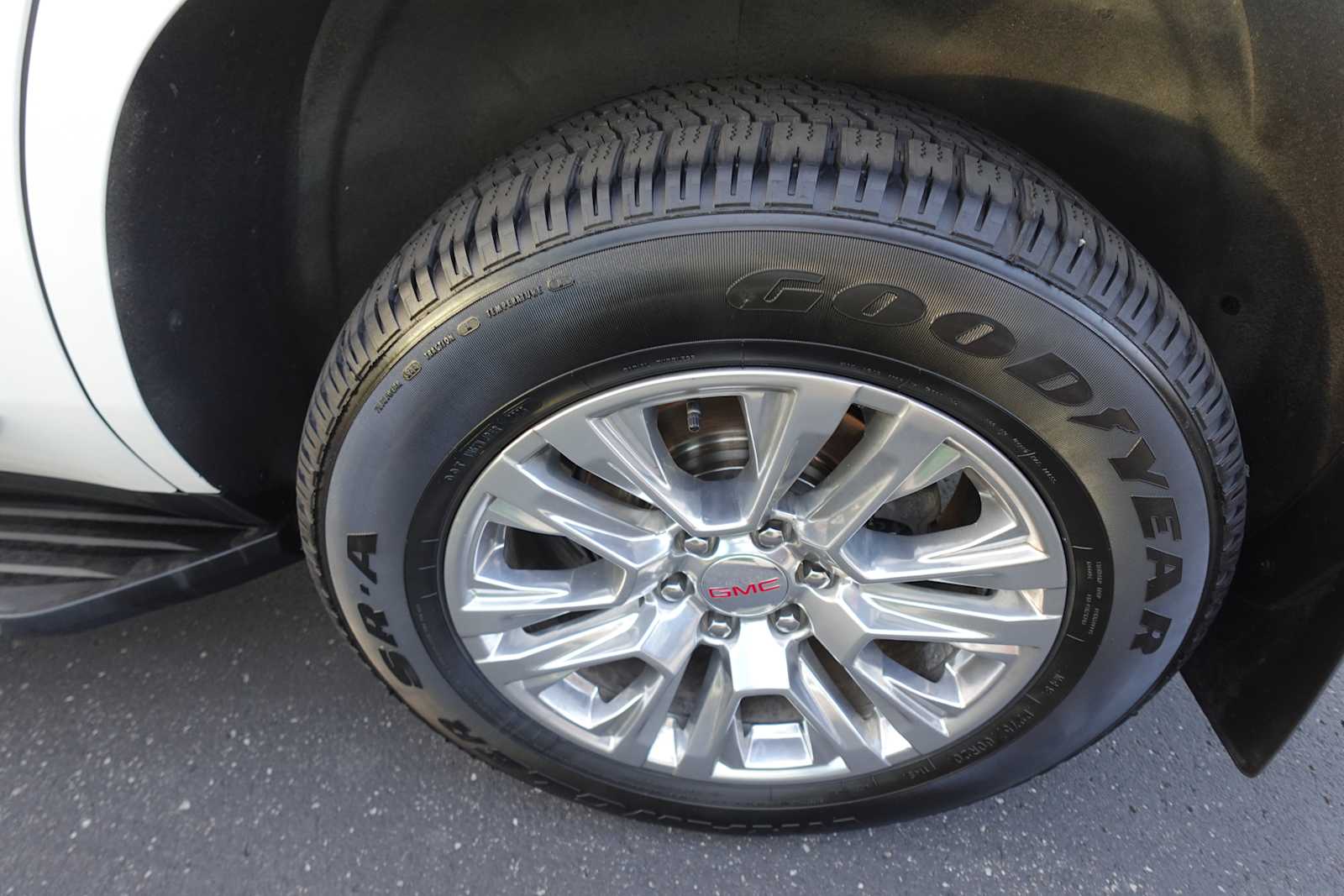 2022 GMC Yukon Denali - Photo 36