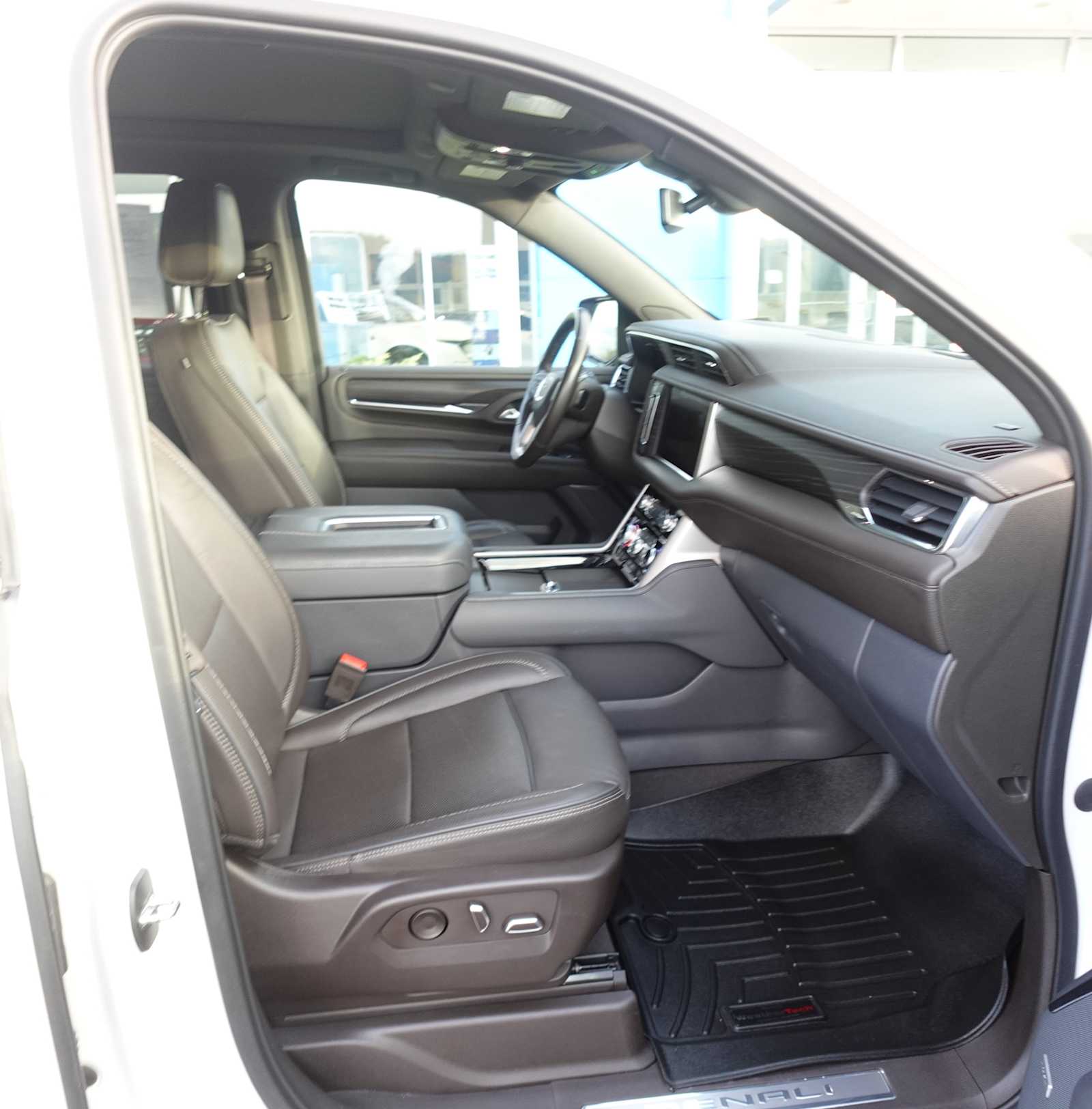 2022 GMC Yukon Denali - Photo 32