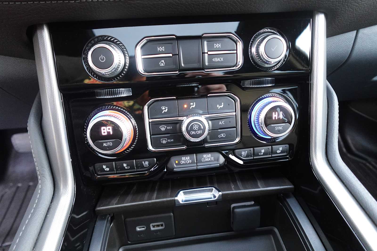 2022 GMC Yukon Denali - Photo 21