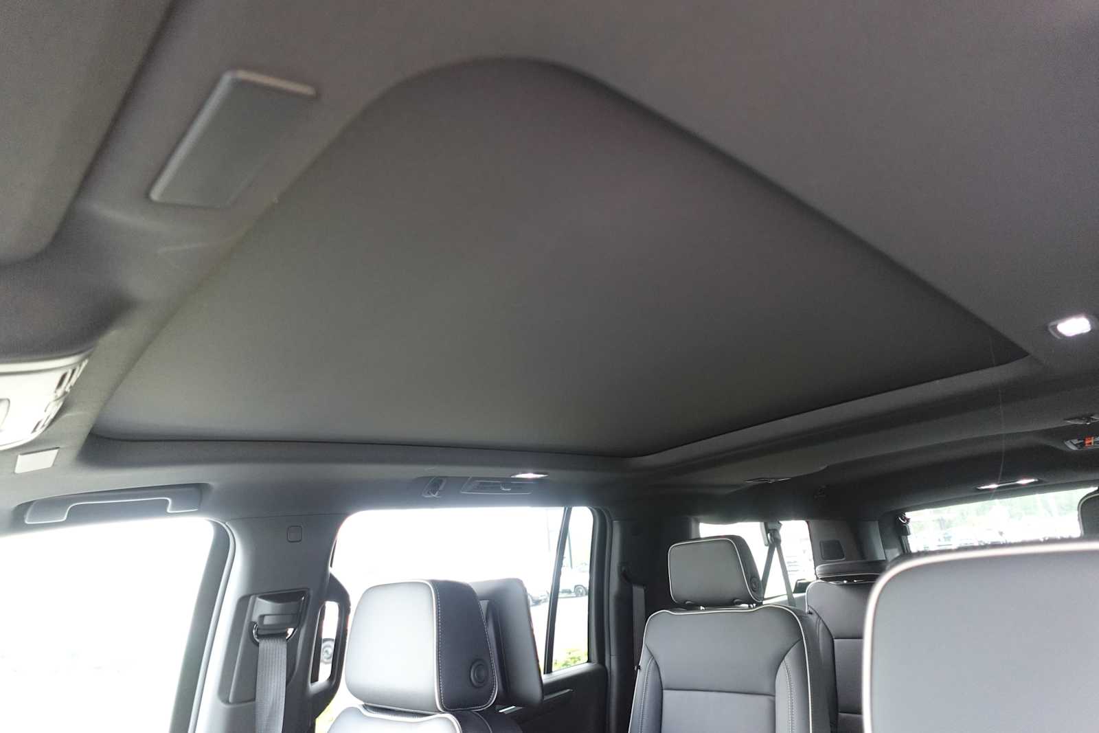 2025 Chevrolet Suburban Premier - Photo 25