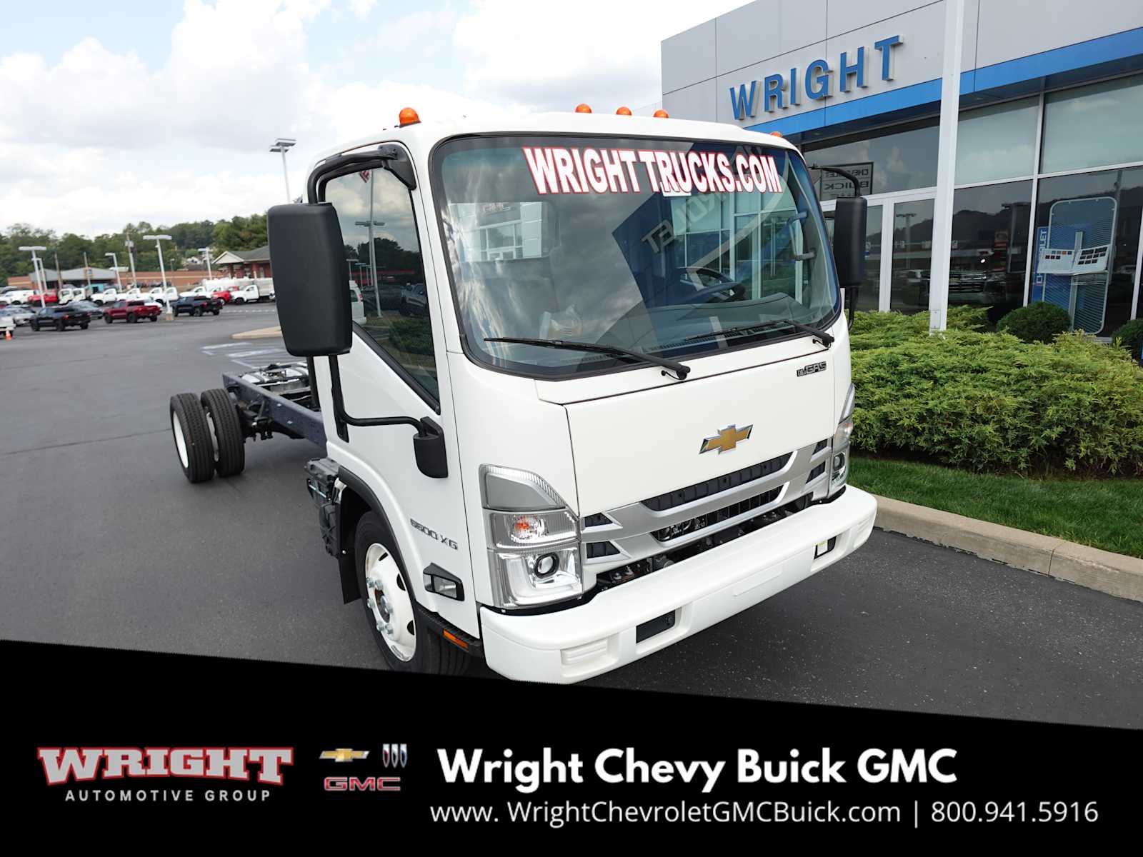 2024 Chevrolet Low Cab Forward 5500 XG NA Truck's photo