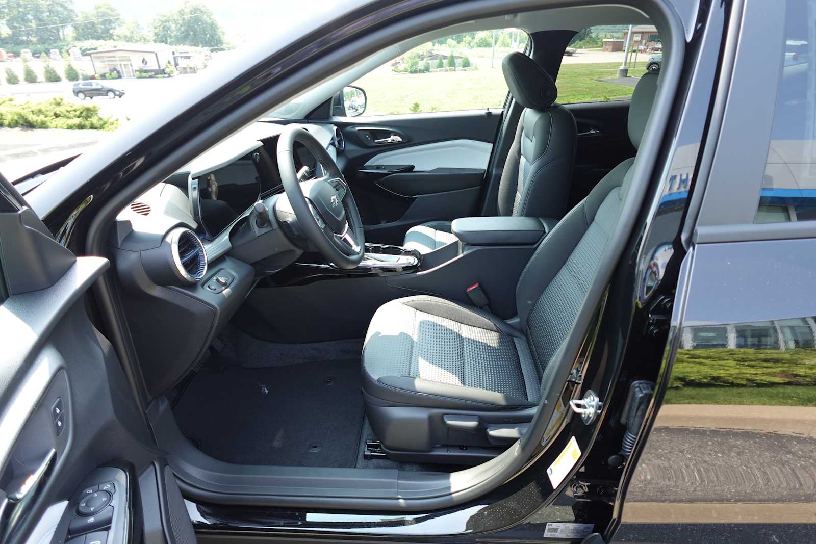 2026 Chevrolet Trax LT - Photo 12