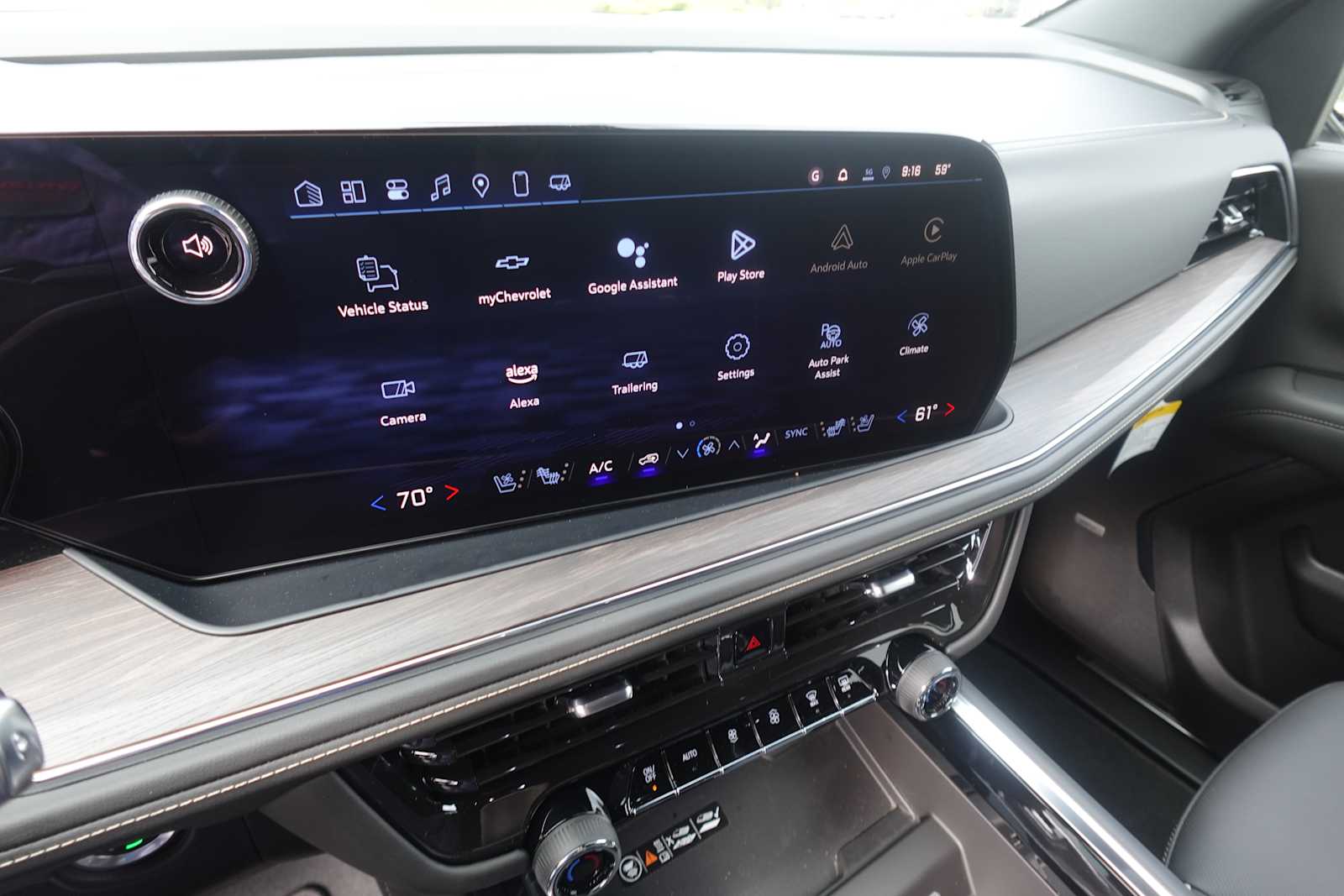 2025 Chevrolet Suburban Premier - Photo 19
