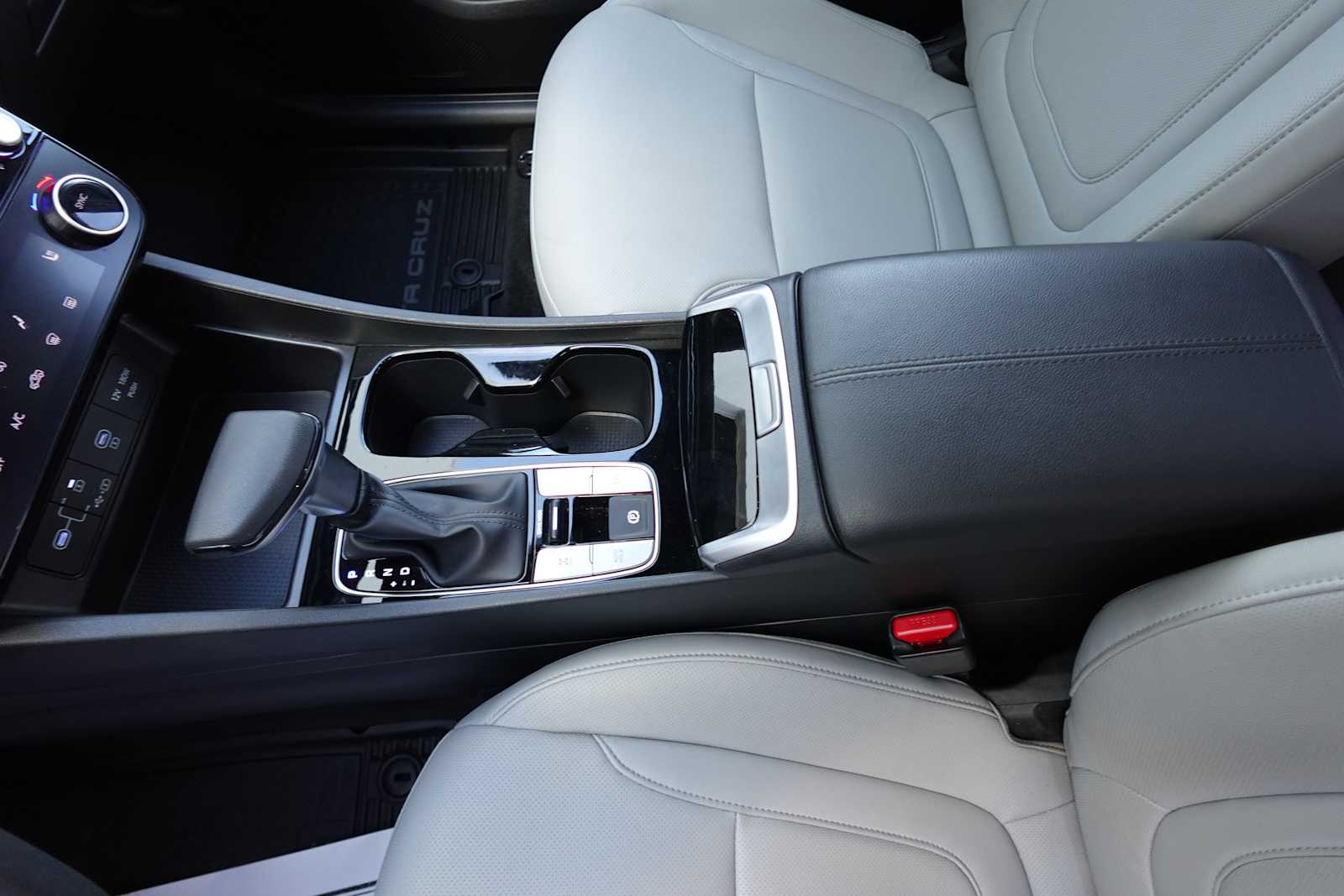 2025 Hyundai Santa Cruz SEL - Photo 23