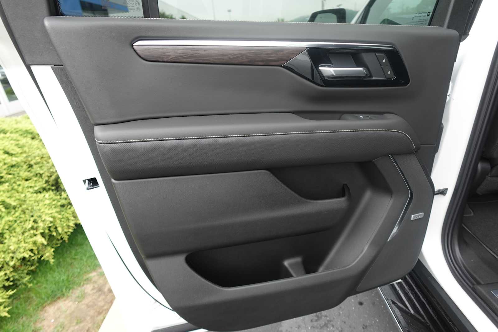 2025 Chevrolet Suburban Premier - Photo 26