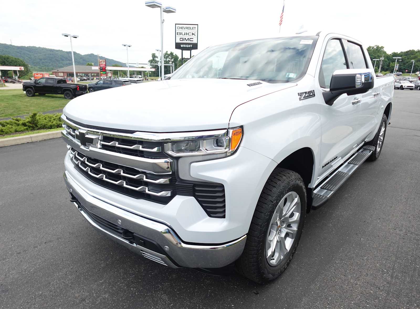 2026 Chevrolet Silverado 1500 LTZ - Photo 8