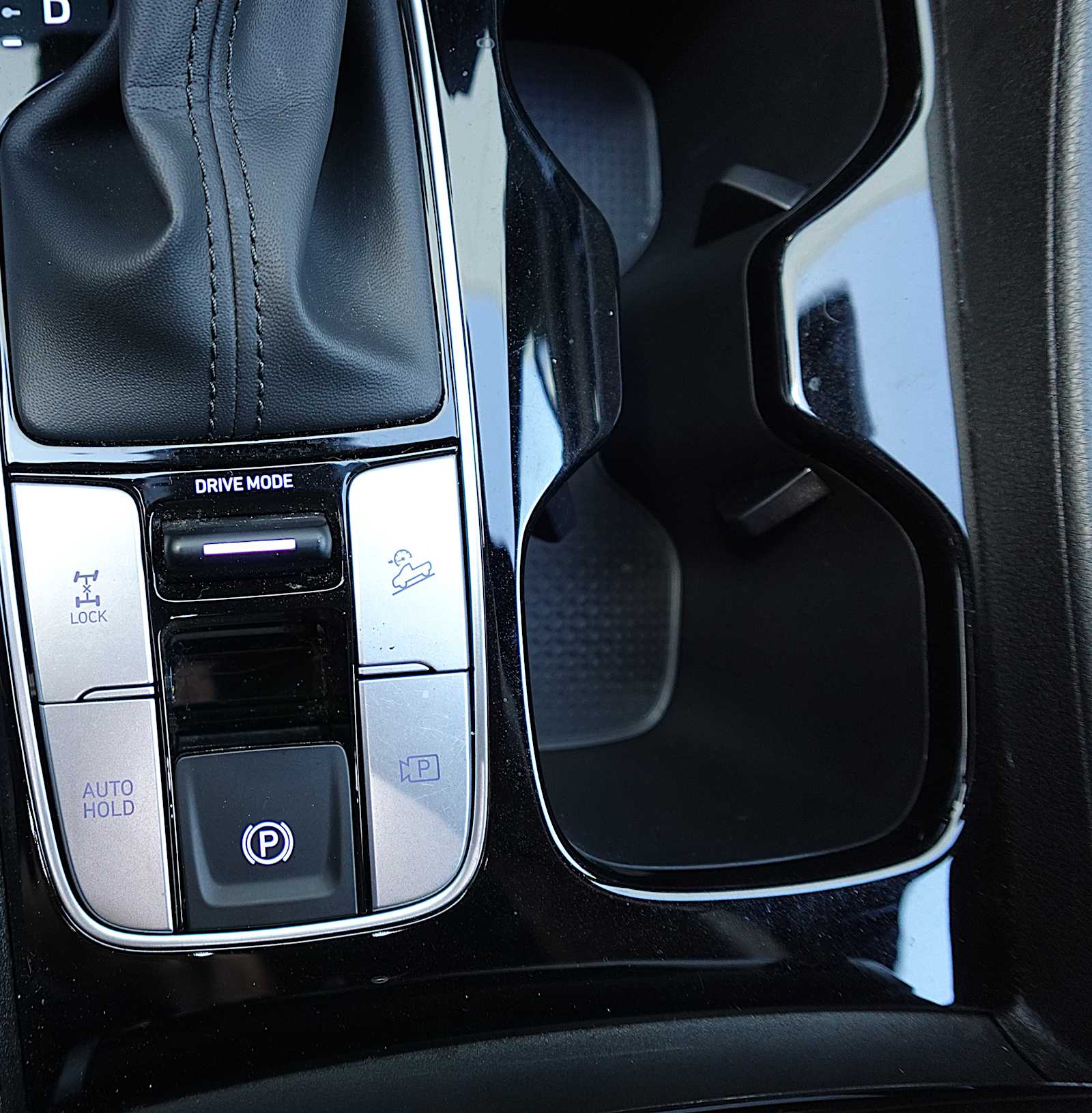 2025 Hyundai Santa Cruz SEL - Photo 22