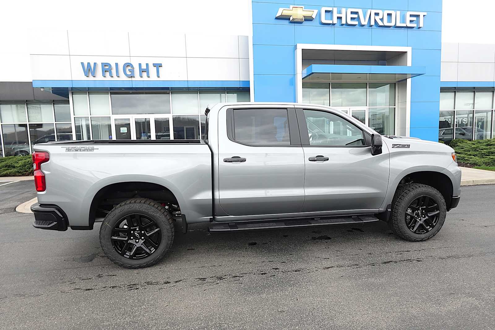 2026 Chevrolet Silverado 1500 LT Trail Boss - Photo 2