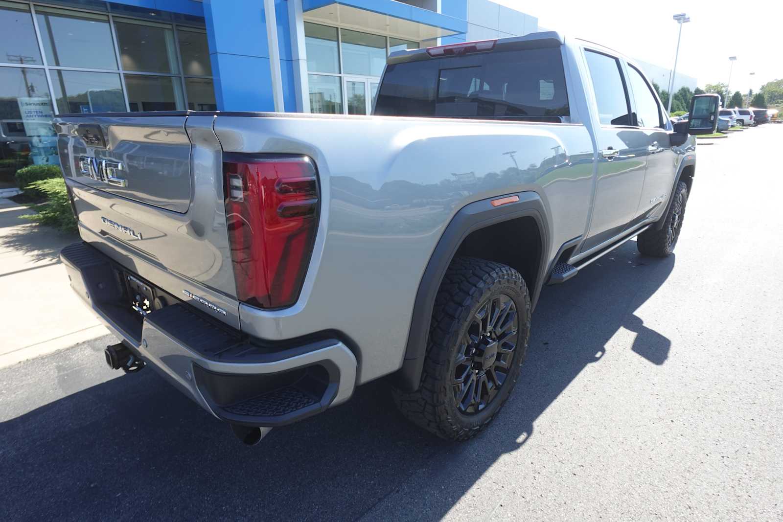 2024 Gmc Sierra 2500 HD Denali Ultimate photo 3