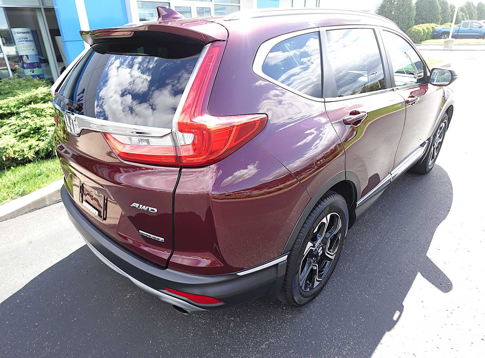 2017 Honda CR-V Touring photo 3