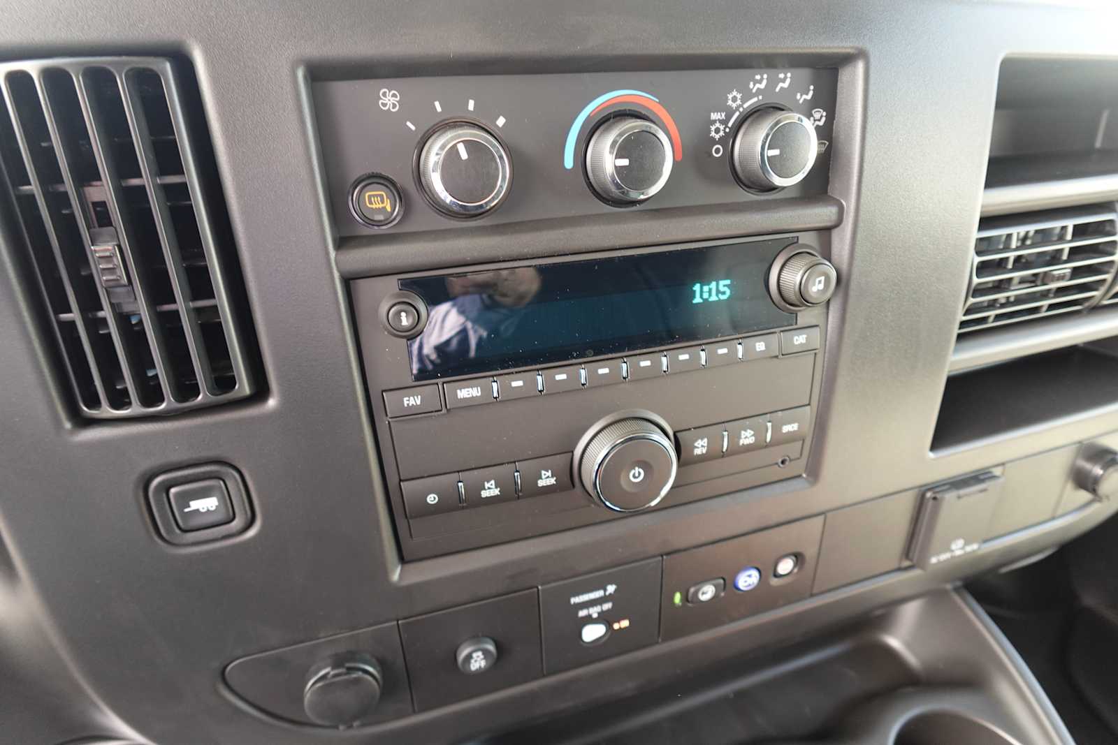 2025 Chevrolet Express Cargo Work Van - Photo 13