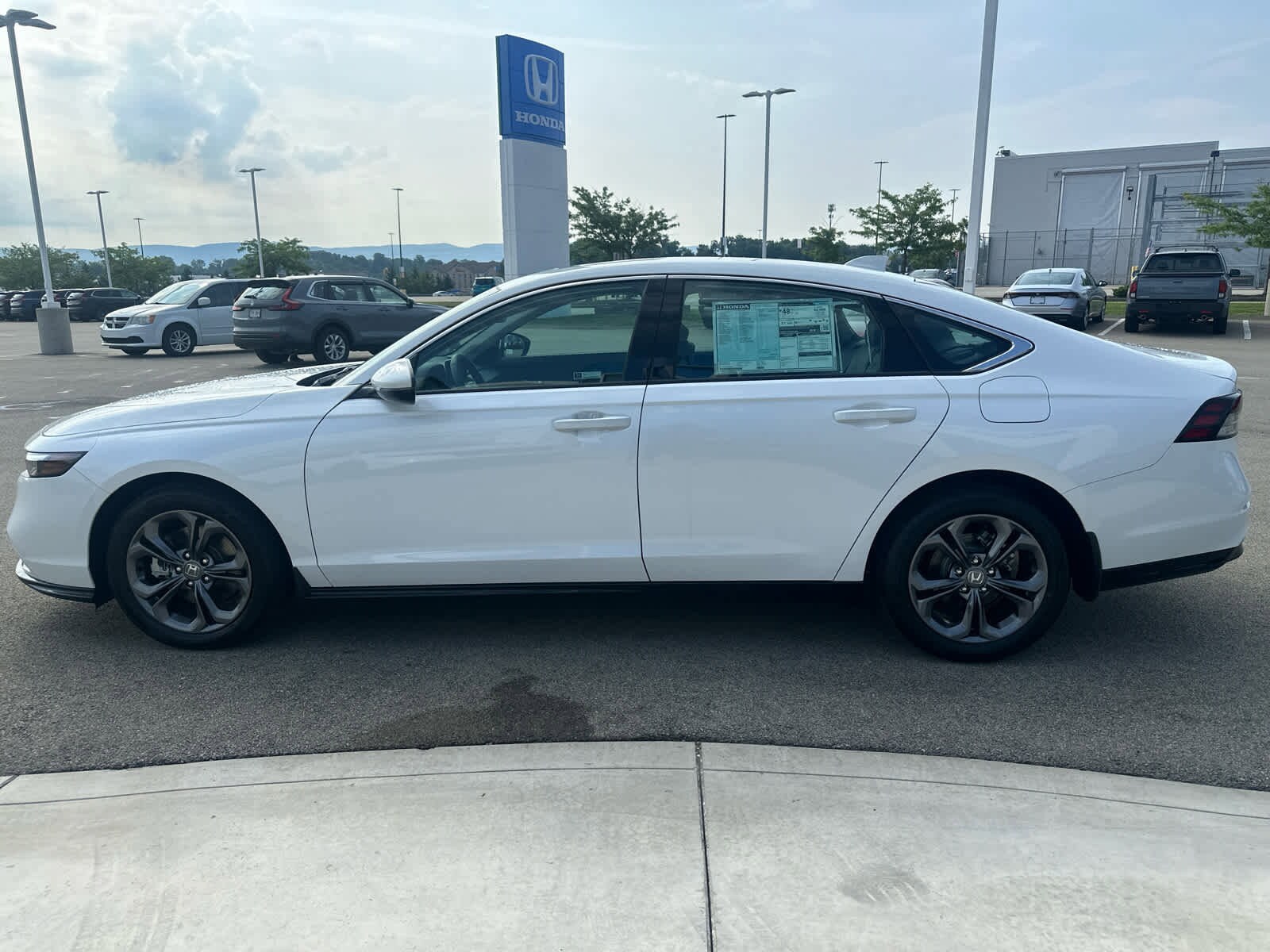 2025 Honda Accord Hybrid EX-L photo 2