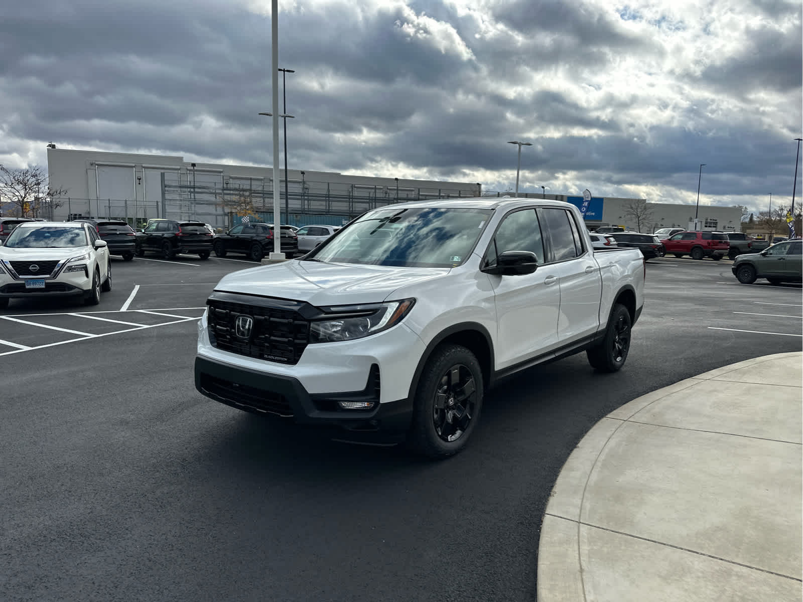 2026 Honda Ridgeline Black Edition photo 3