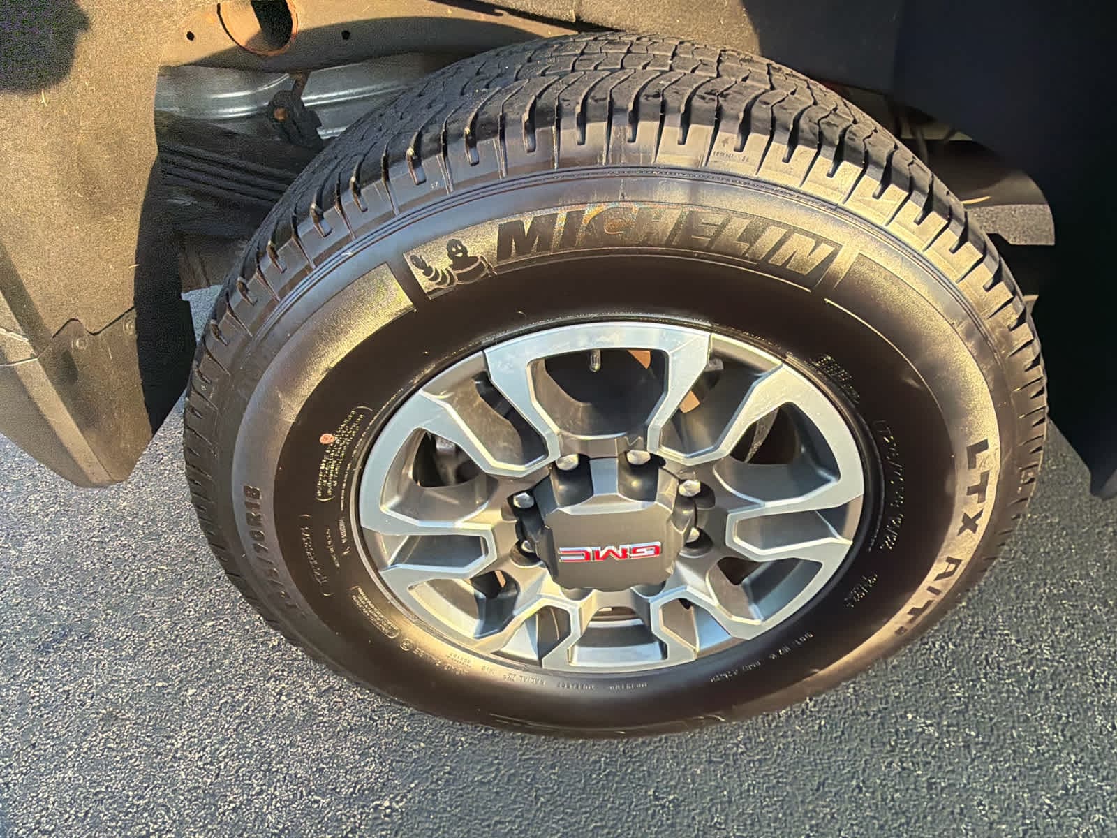 2023 GMC Sierra 2500HD AT4 - Photo 19