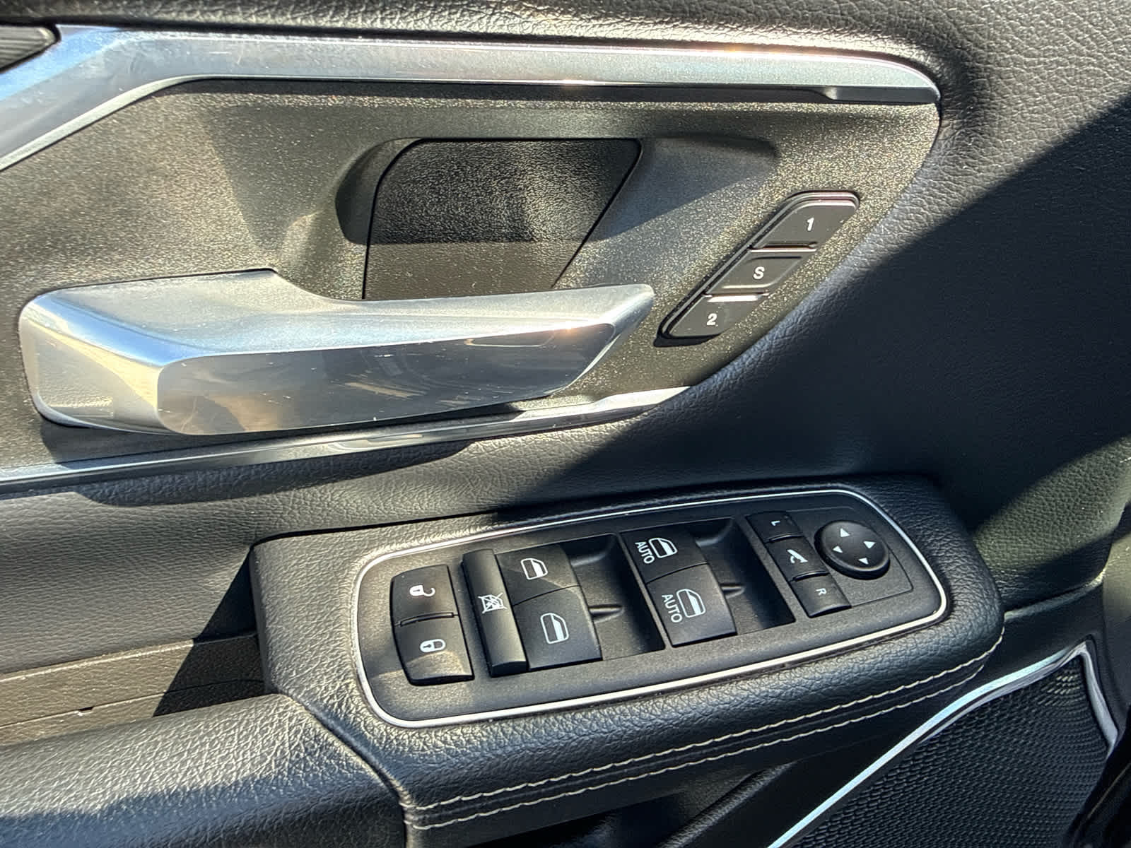 2024 RAM Ram 1500 Pickup Laramie - Photo 23