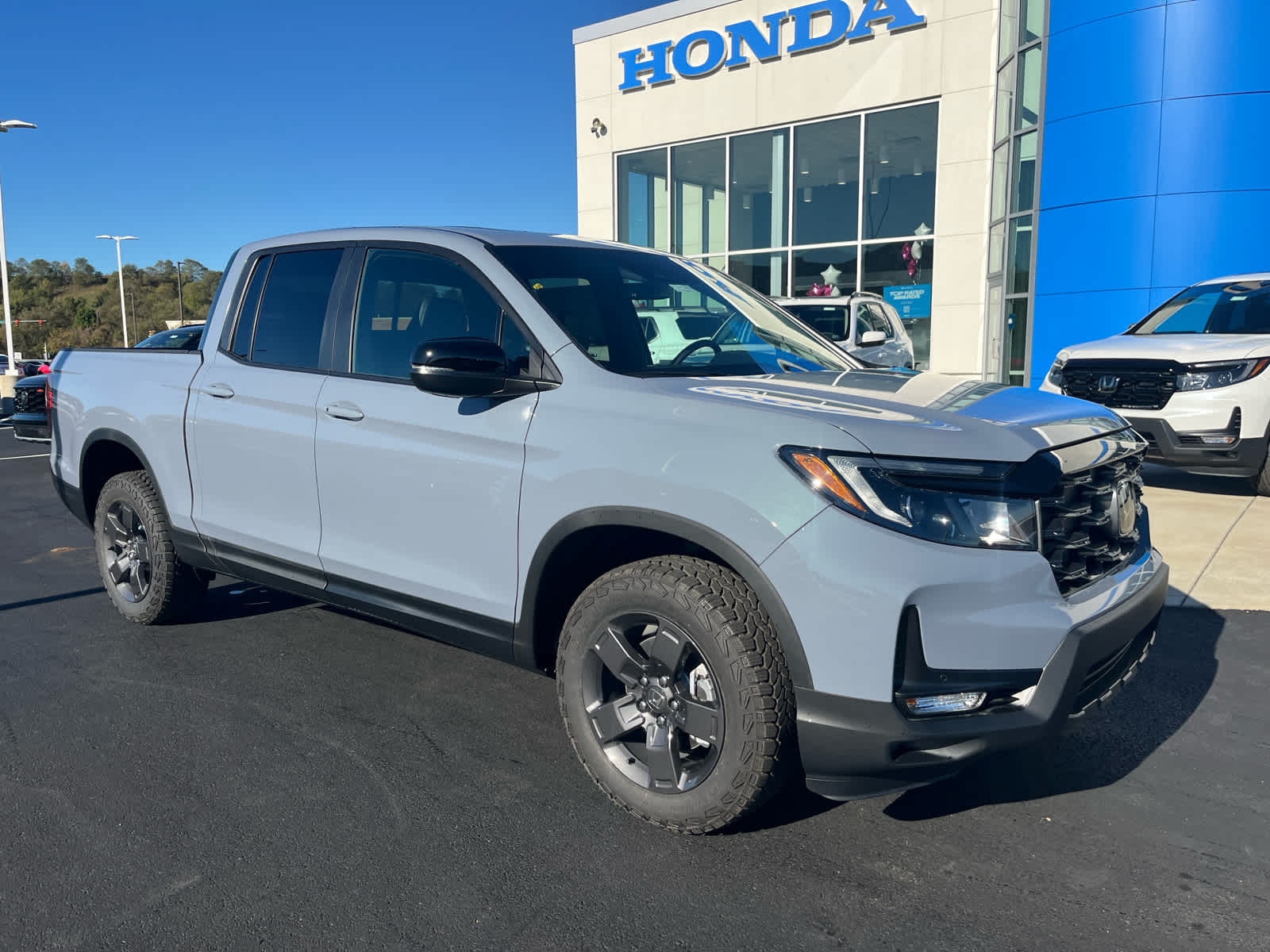 2026 Honda Ridgeline TrailSport photo 2