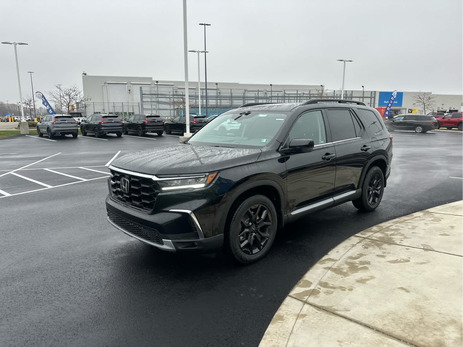 2025 Honda Pilot Touring photo 2