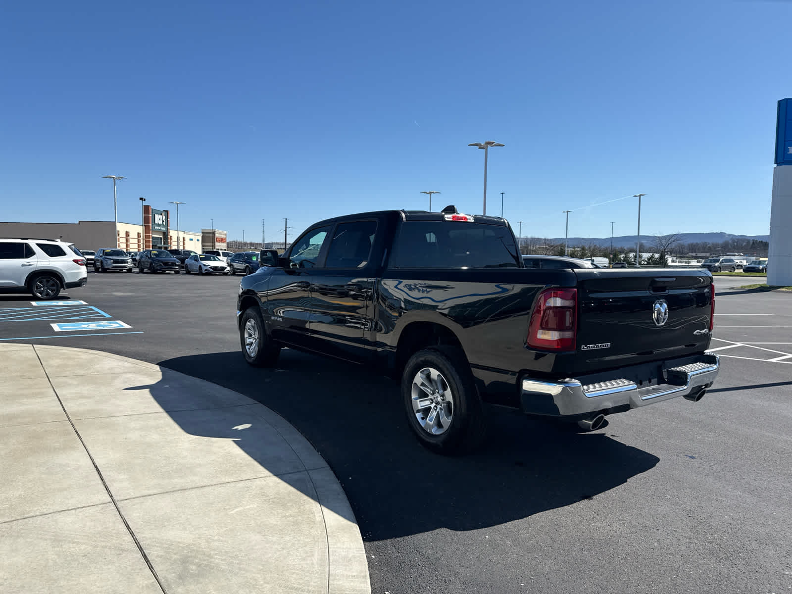 2024 RAM Ram 1500 Pickup Laramie - Photo 11