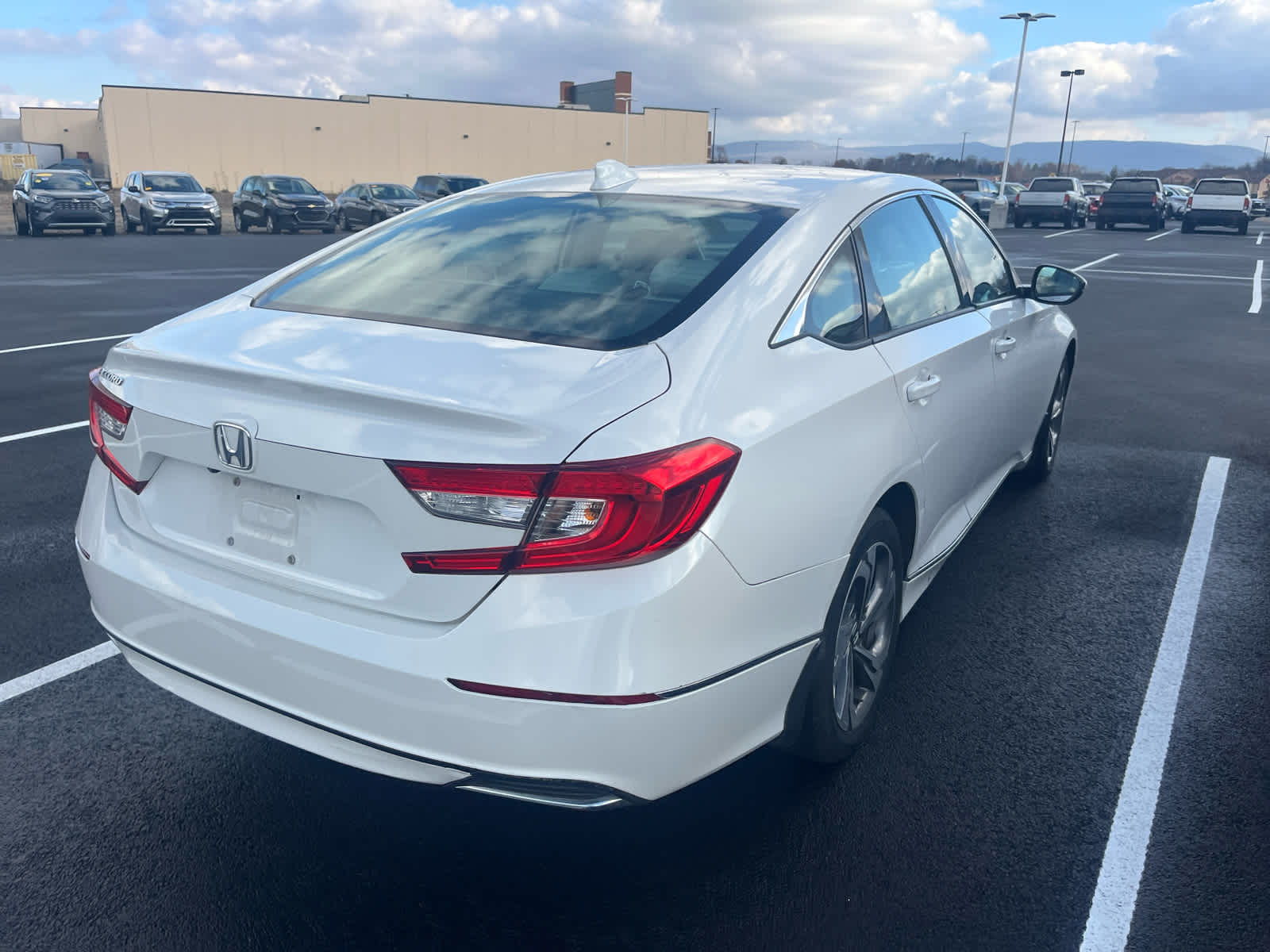 2018 Honda Accord EX-L photo 3