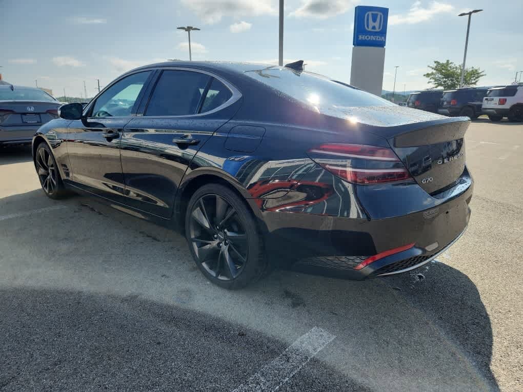 2023 Genesis G70 2.0T Sport Prestige photo 4