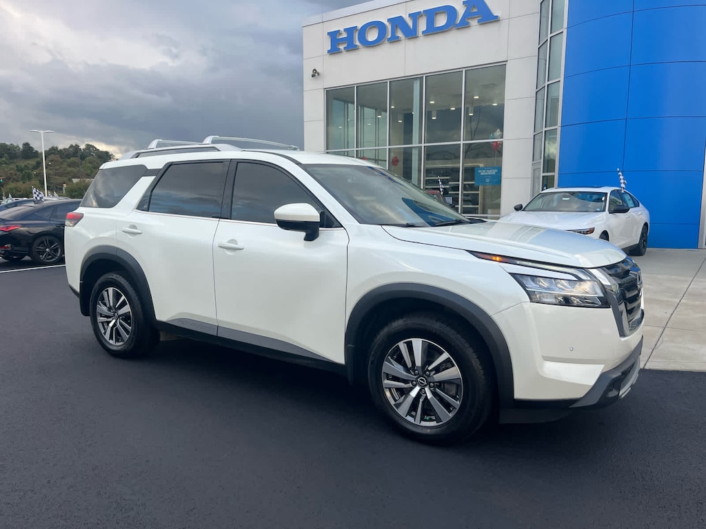 Used 2024 Nissan Pathfinder SL SUV