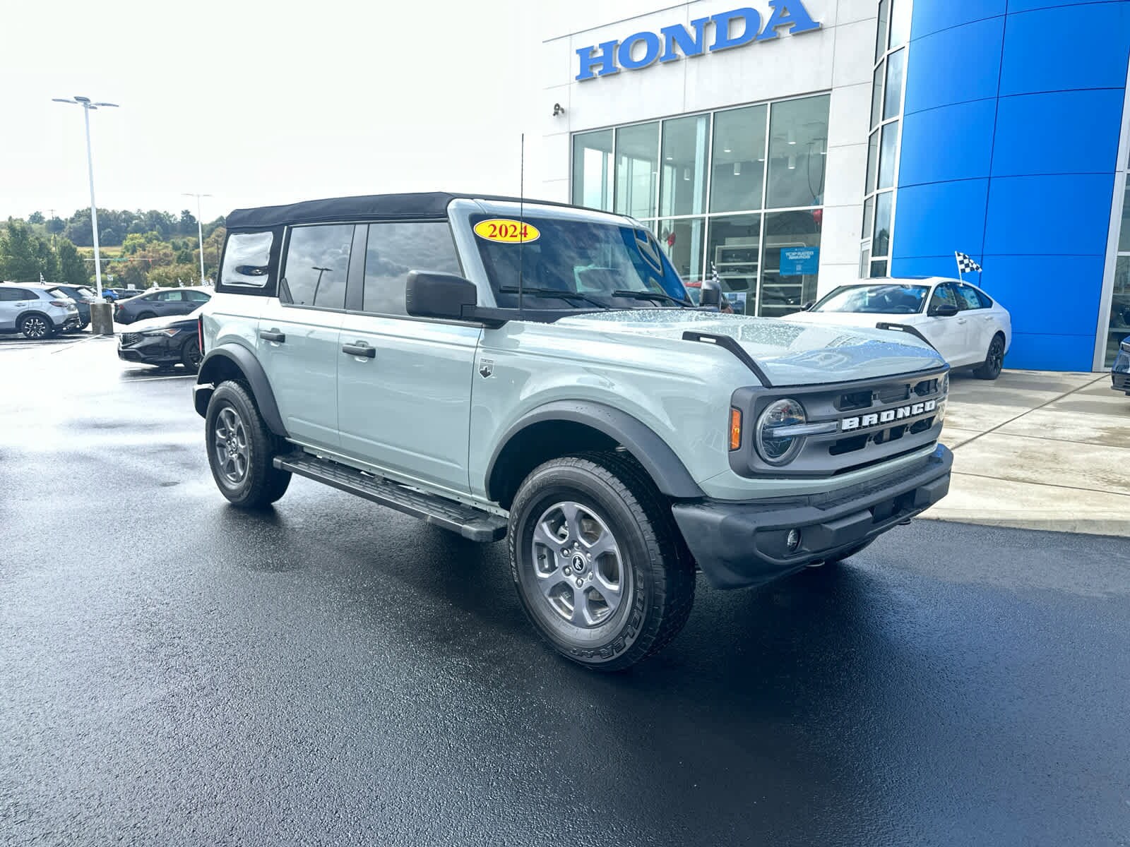 2024 Ford Bronco Big Bend photo 2
