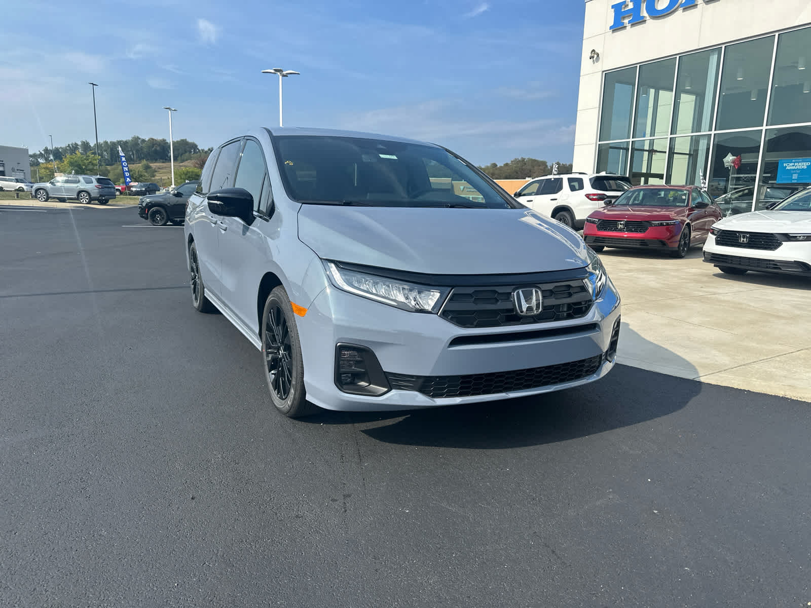 2026 Honda Odyssey photo 2