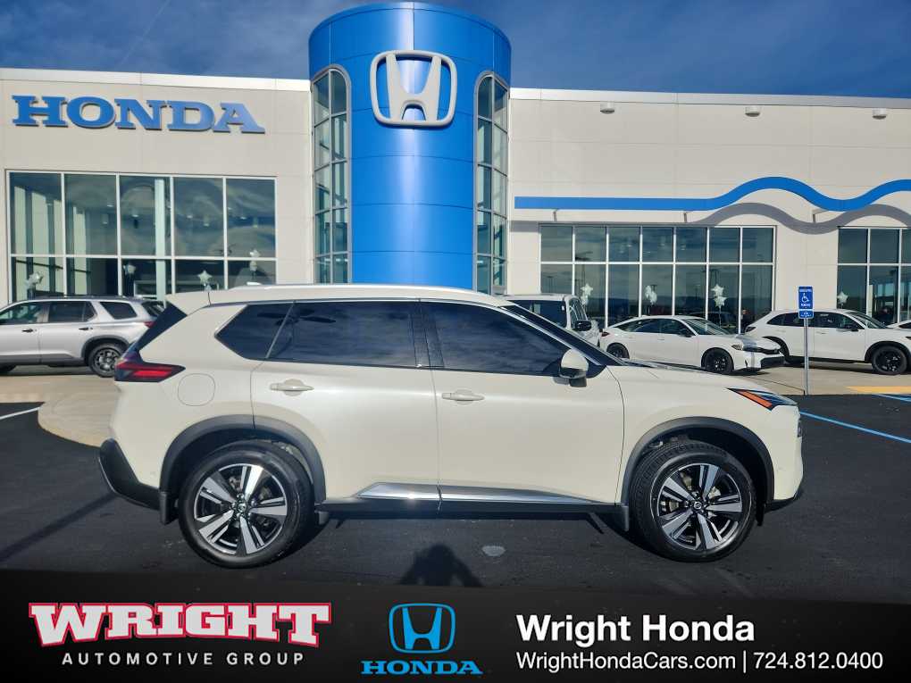 2021 Nissan Rogue Platinum's photo