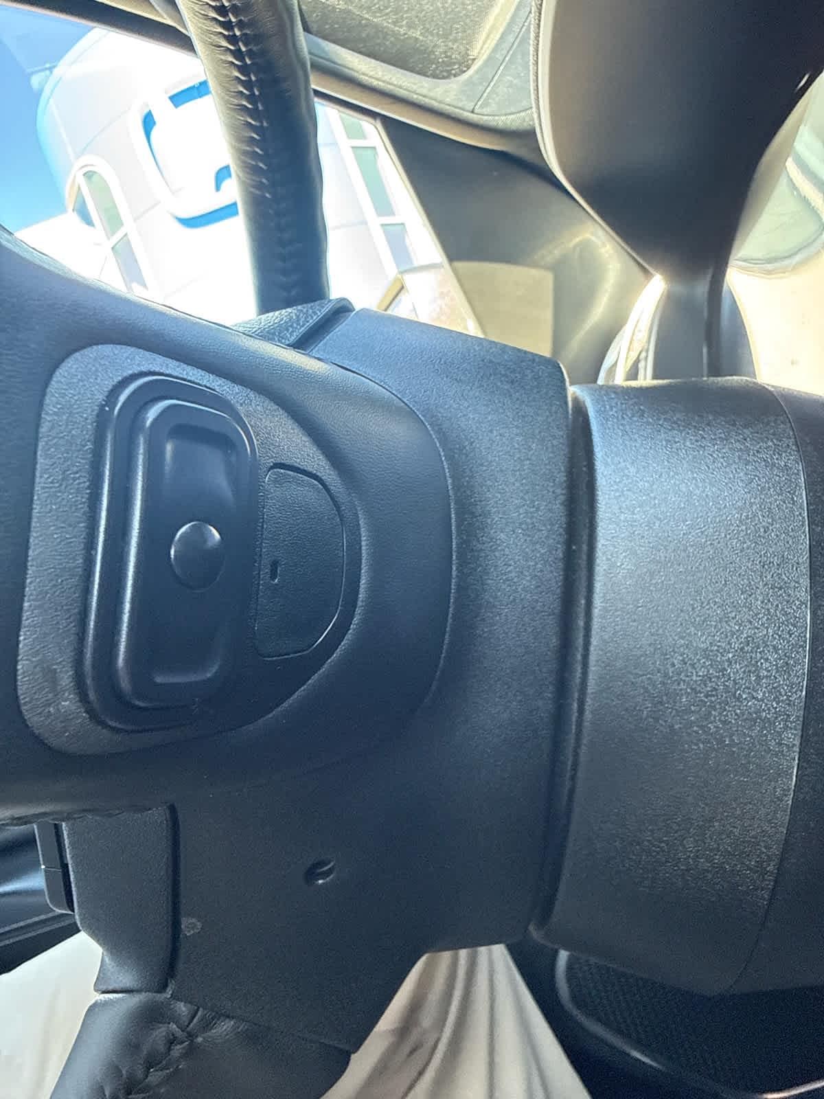 2024 RAM Ram 1500 Pickup Laramie - Photo 29
