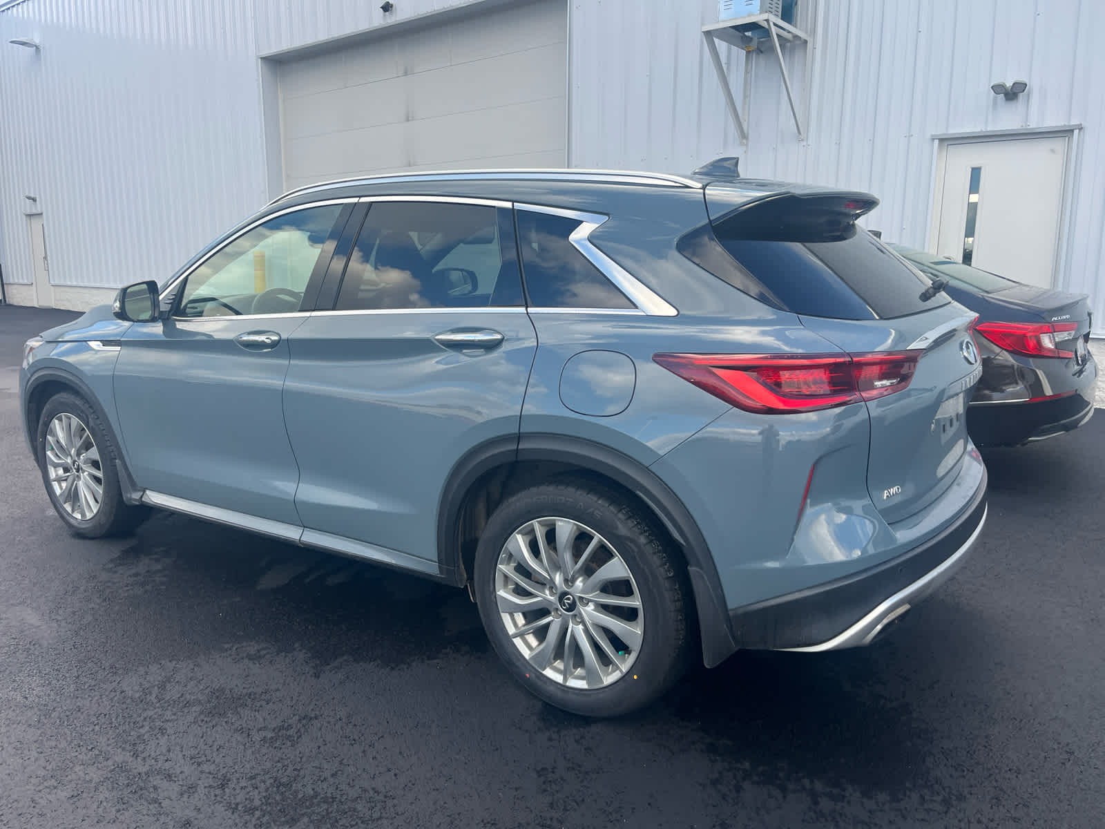 2023 Infiniti QX50 Luxe photo 3