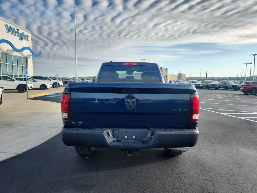 2022 Ram 1500 Classic SLT photo 3