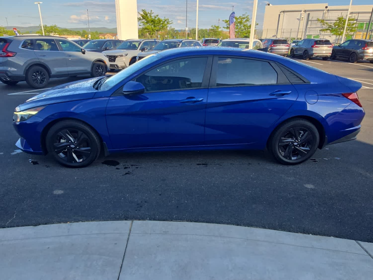 2022 Hyundai Elantra SEL - Photo 5